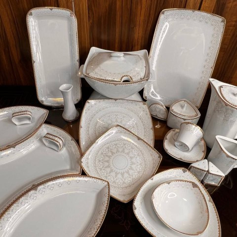 سرویس چینی پردیس طرح سیسیل طلایی کف گل 12نفره